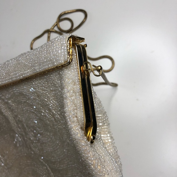 Gorgeous beaded evening bag with removable strap - Picture 8 of 10